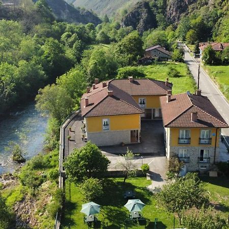 Hotel Y Apartamentos La Lonja Onís 외부 사진