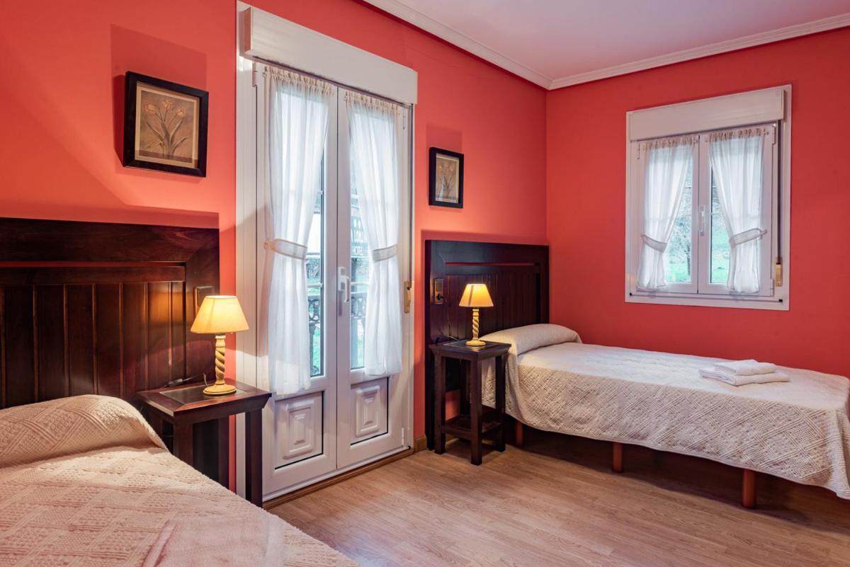Hotel Y Apartamentos La Lonja Onís 외부 사진