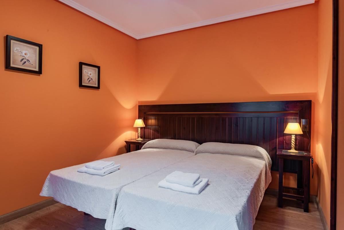 Hotel Y Apartamentos La Lonja Onís 외부 사진