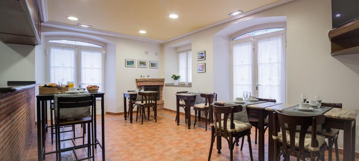 Hotel Y Apartamentos La Lonja Onís 외부 사진