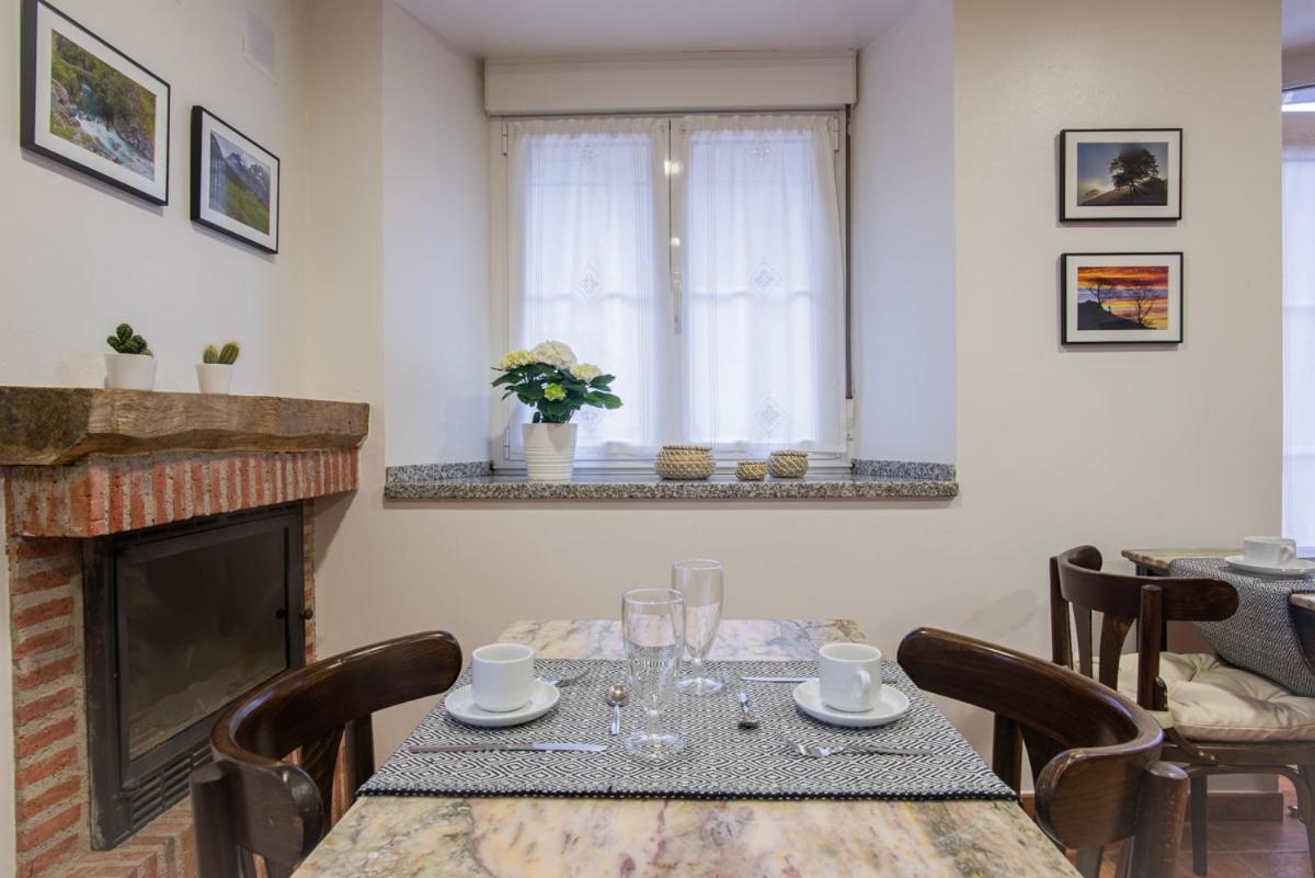 Hotel Y Apartamentos La Lonja Onís 외부 사진