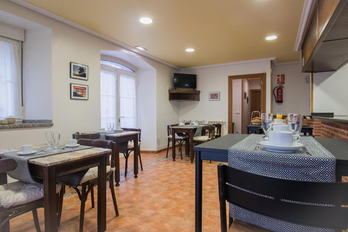 Hotel Y Apartamentos La Lonja Onís 외부 사진