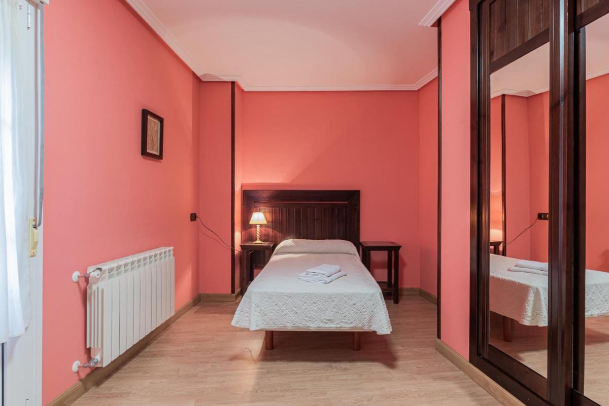 Hotel Y Apartamentos La Lonja Onís 외부 사진