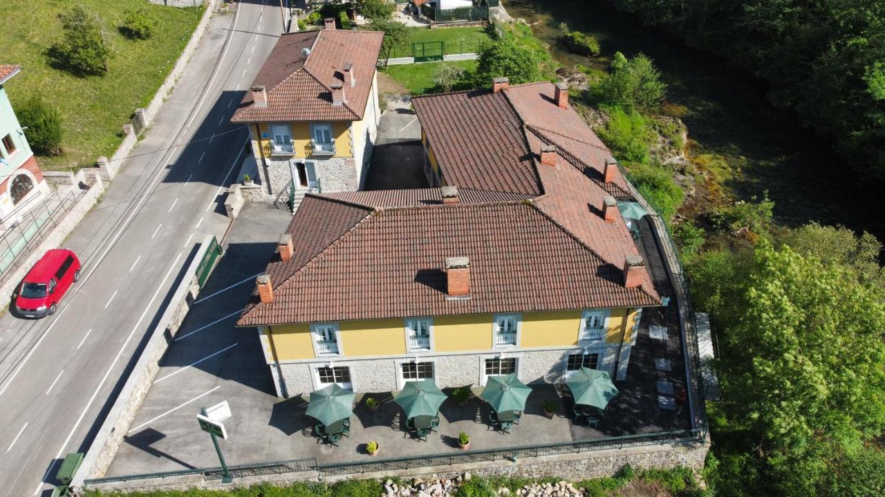Hotel Y Apartamentos La Lonja Onís 외부 사진