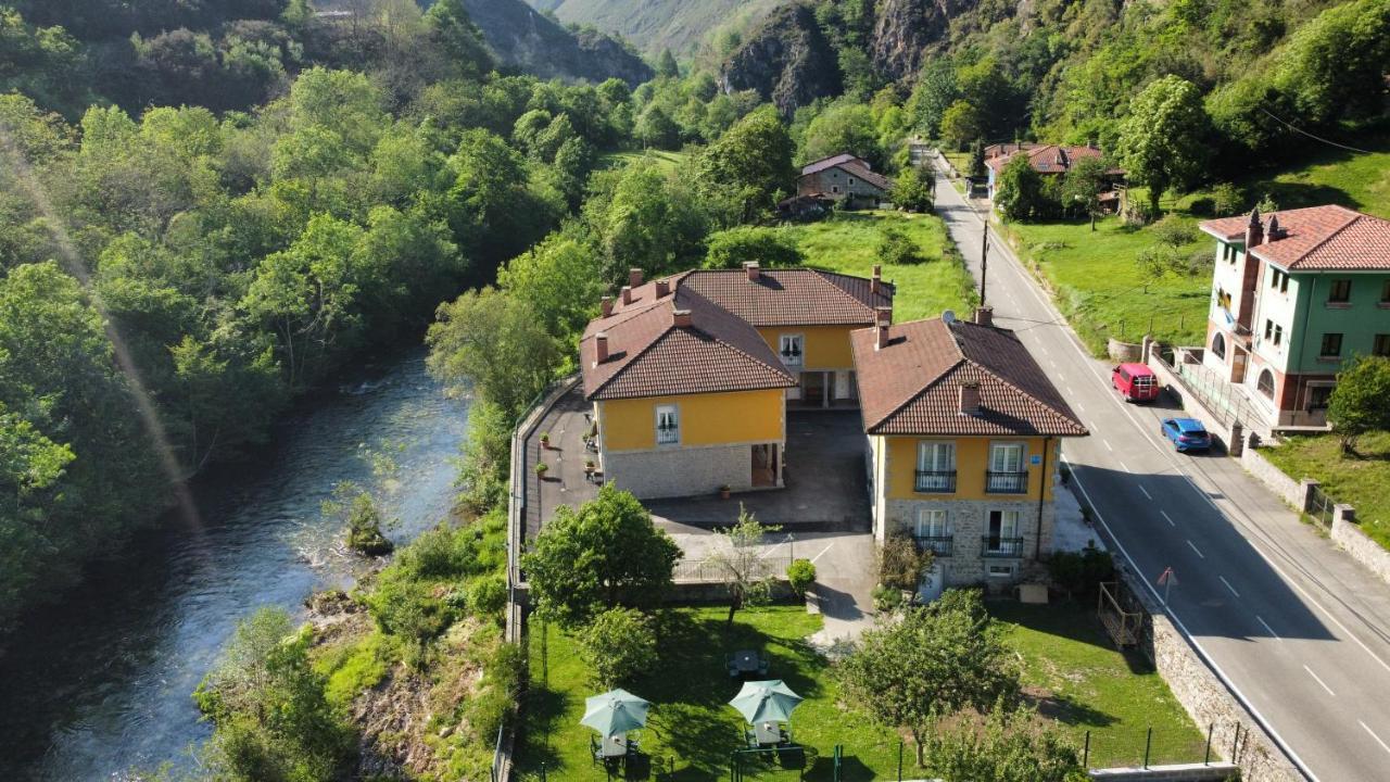Hotel Y Apartamentos La Lonja Onís 외부 사진
