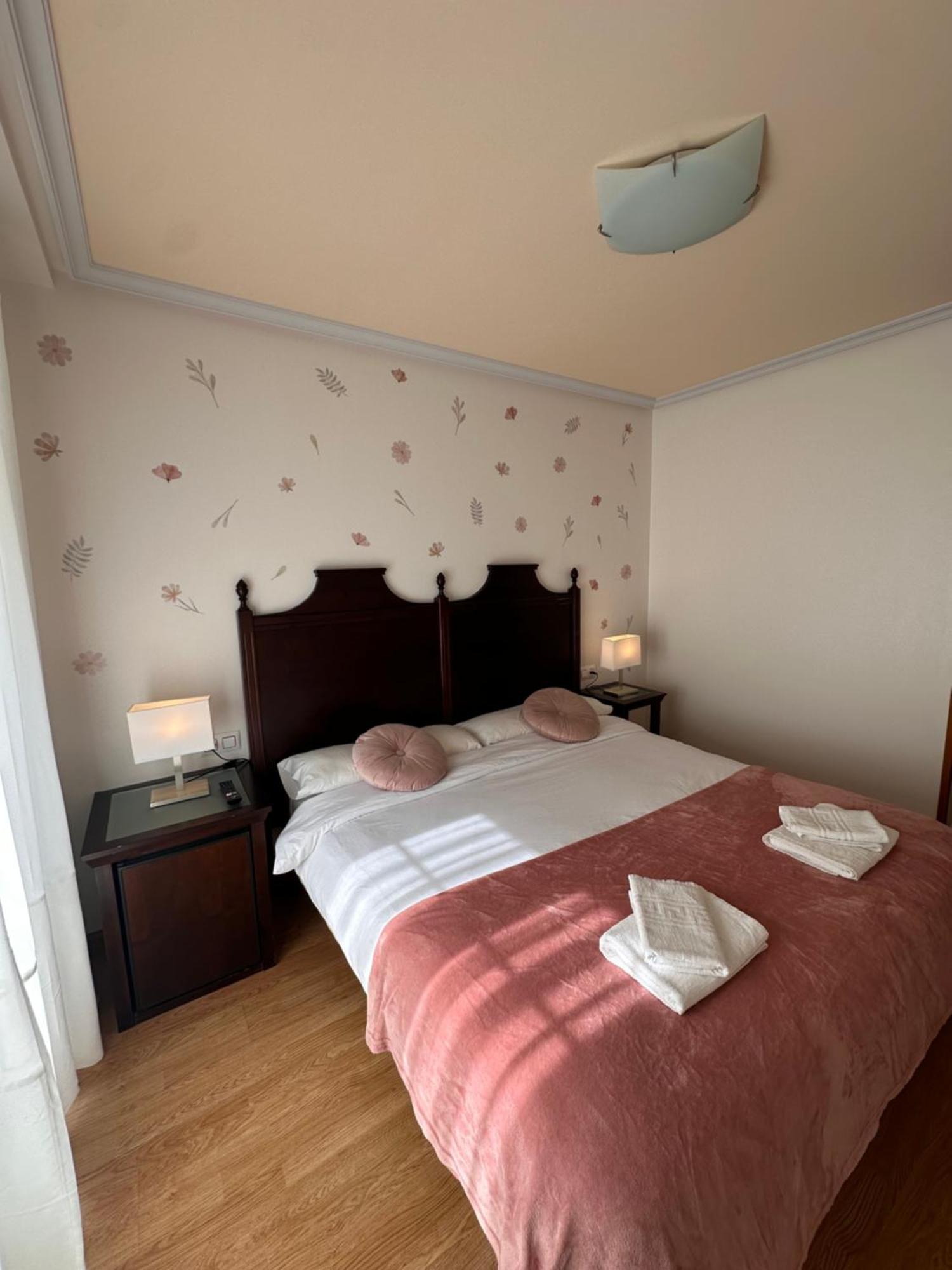 Hotel Y Apartamentos La Lonja Onís 외부 사진