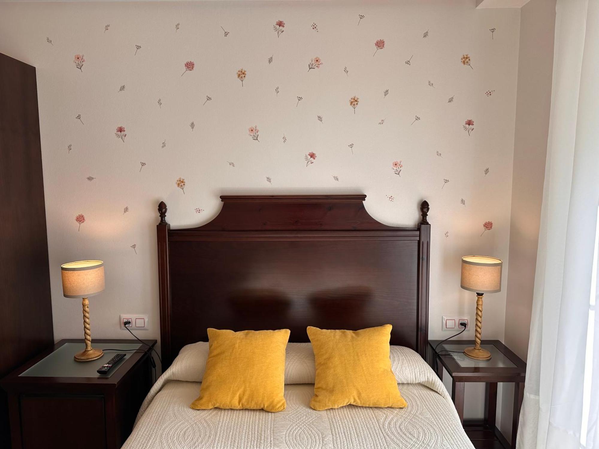 Hotel Y Apartamentos La Lonja Onís 외부 사진